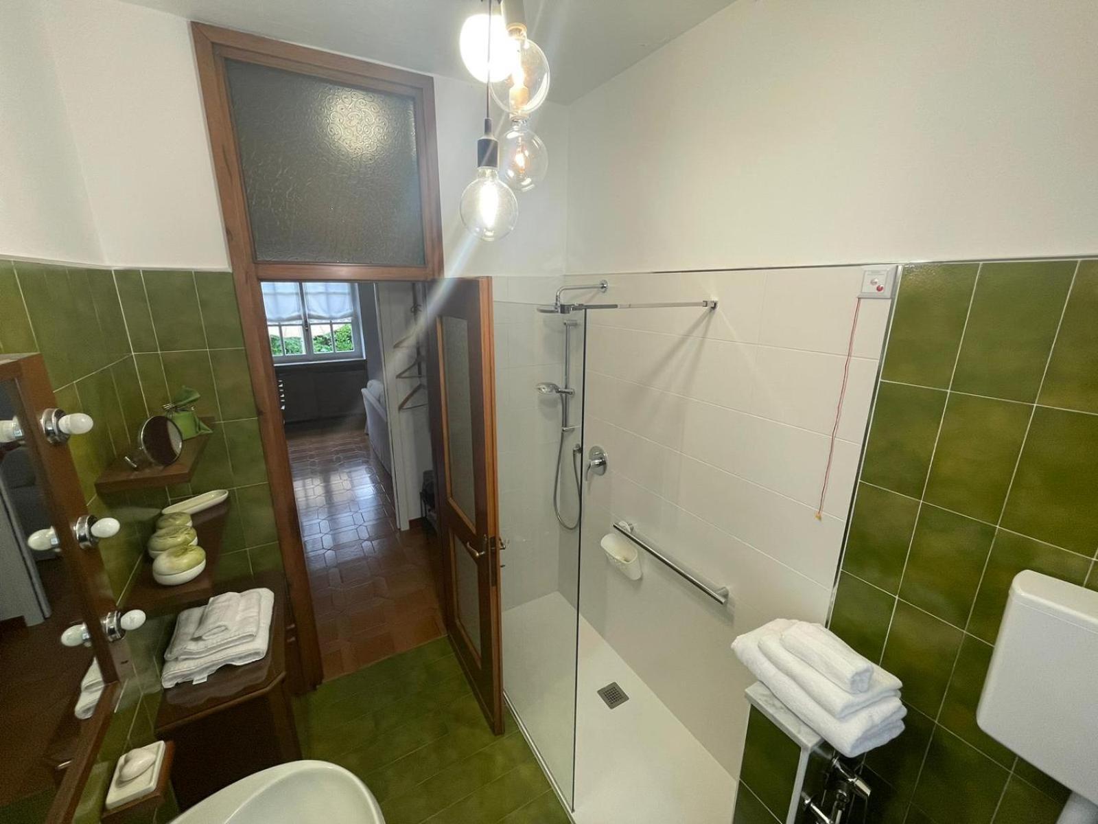 B&B Marilena Guanzate Luaran gambar