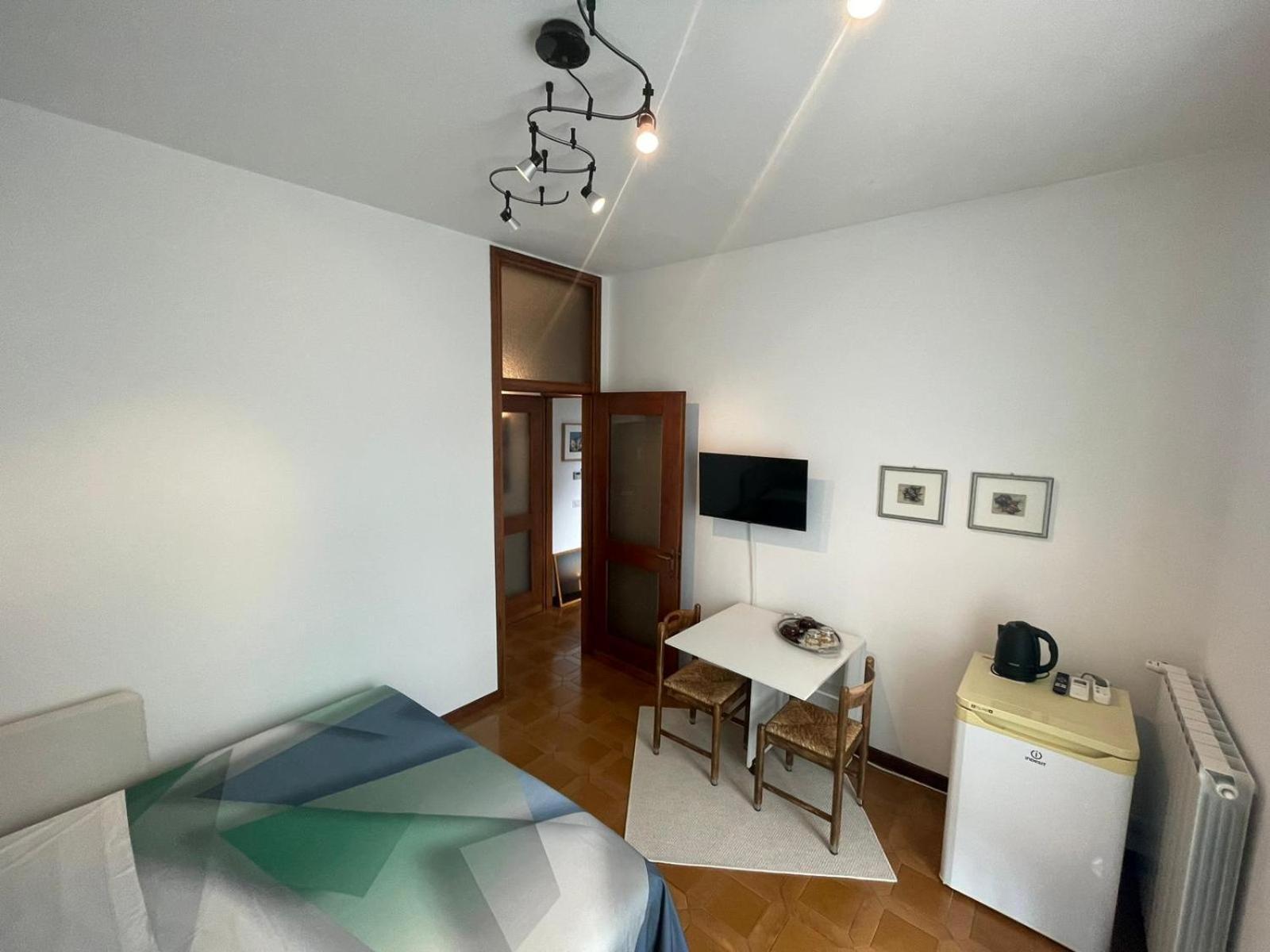 B&B Marilena Guanzate Luaran gambar