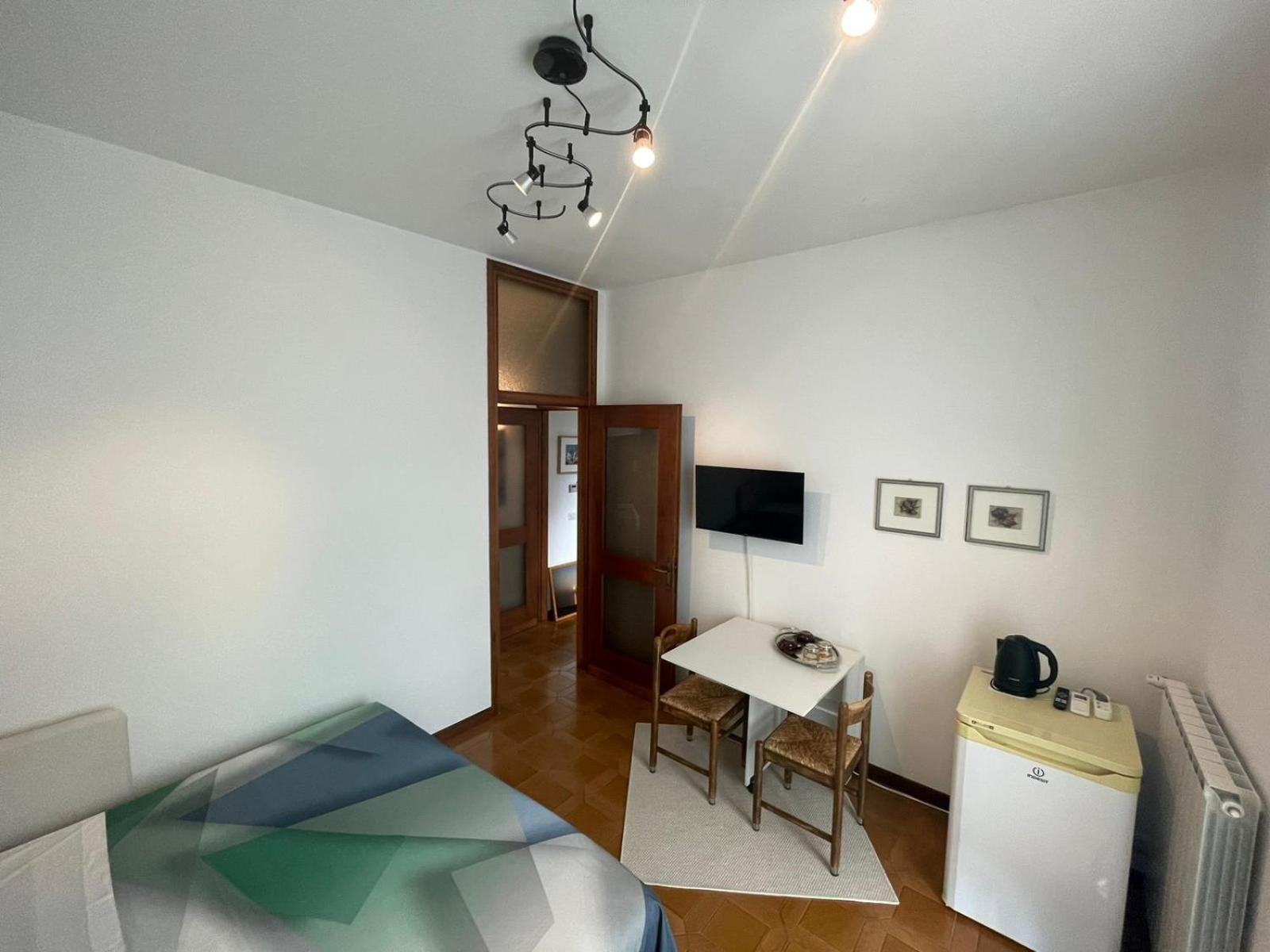 B&B Marilena Guanzate Luaran gambar